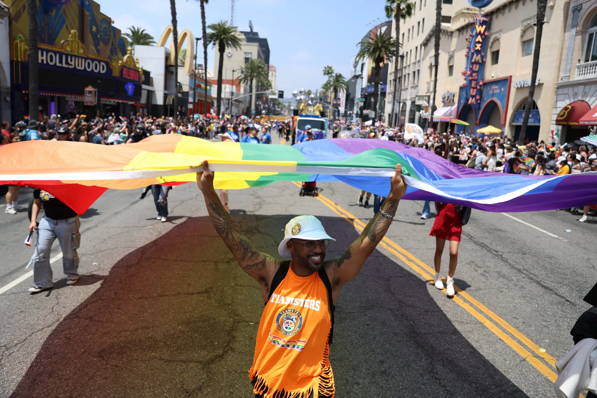 Попри сутички протестувальників і Нацгвардії, Лос-Анджелес живе звичним сонячним життям